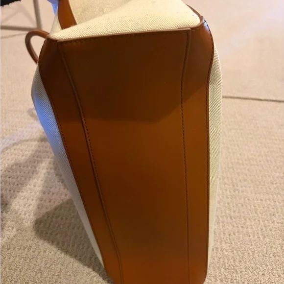 Balmain cream and brown leather trimmed tote. Excellent condition. No marks - Picture 4 of 7